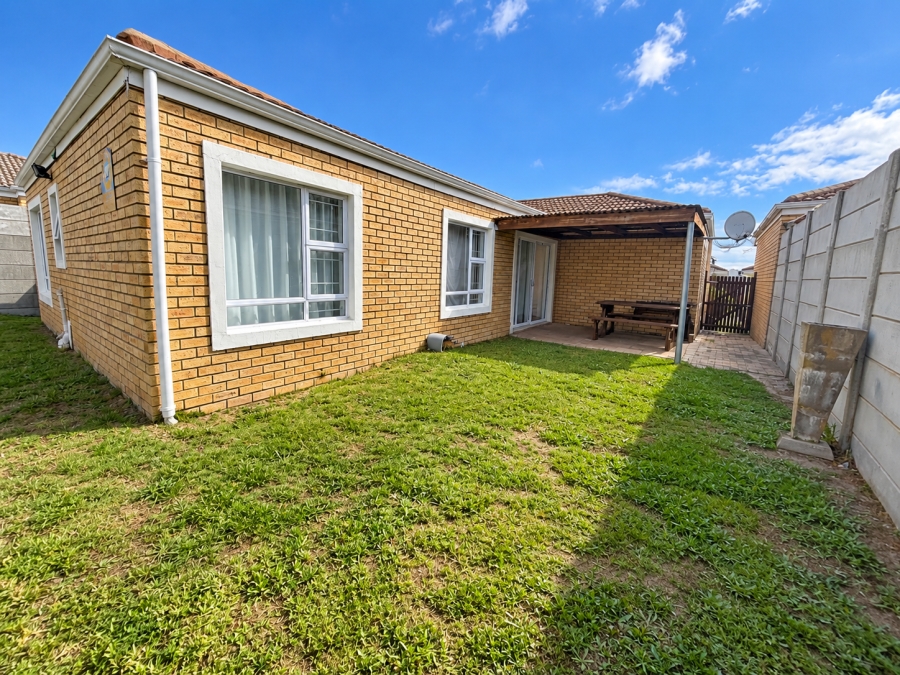 To Let 3 Bedroom Property for Rent in Eikenbosch Western Cape